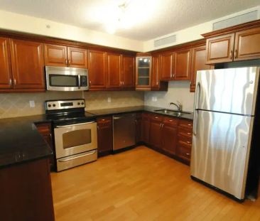 GORGEOUS VIEWS Bright 2 Bd 2 Bth Huge Kitchen Covered Parking *PAY ... - Photo 1