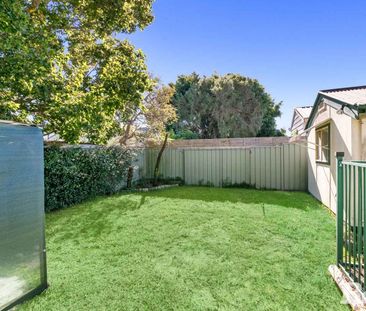 LARGE FAMILY HOME CLOSE TO WOY WOY TOWN CENTRE! - Photo 3
