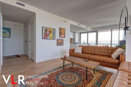 Condo in Downtown Vancouver, British Columbia - Photo 3