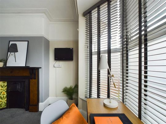 1 bedroom in a house share to rent - Photo 1