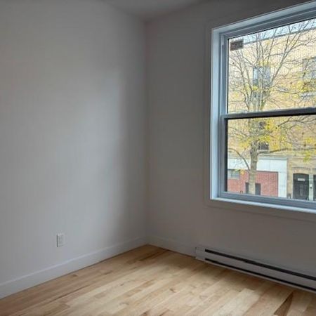 4 1/2 - Montréal - 2 250 $/mois - Photo 3