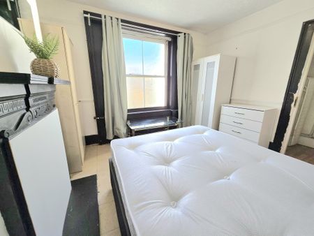 Double Room In A House Share All Bills Inclusive To Let Woodstock Terrace E14 - Photo 2