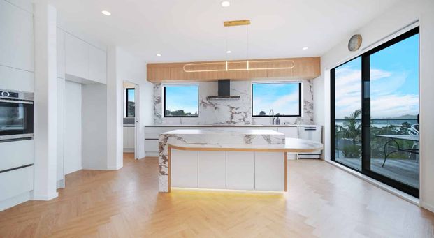 Designer 5 Bedroom Home Hillsborough - Photo 1