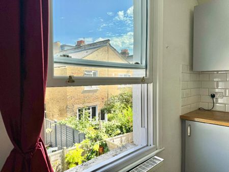 2 bedroom maisonette to rent - Photo 4