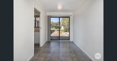 FOUR BEDROOM FAMILY HOME IN POPULAR ALFREDTON - Photo 3