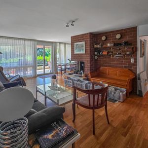 Helle 4.5-Zimmer-Wohnung in ruhiger Lage in Zumikon - Photo 2