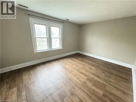172 NELSON Street Unit# 2, Brantford, Ontario, N3S4B3 - Photo 4