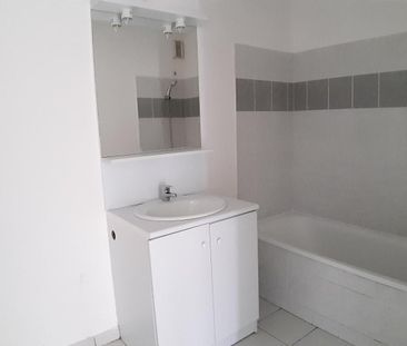Location Appartement 2 pièces 50m² BEAUNE LES MINES 87280 - Photo 2