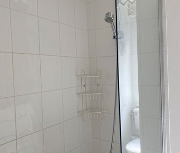 Studio Flat, Du Cane Court, SW17 - Photo 1