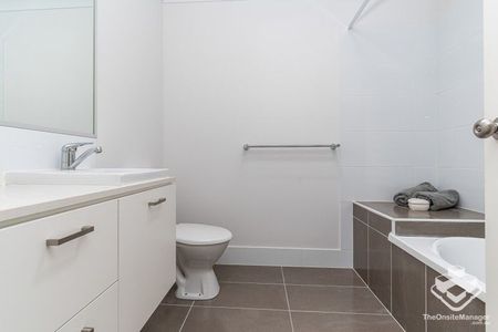 Impressive 3 Bedroom Townhouse - Photo 2