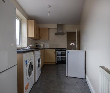 3 bedroom flat to rent - Photo 5