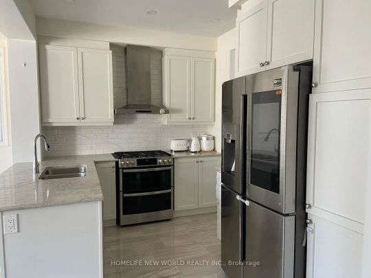Condo Townhouse For Lease | N9235473 - Photo 1