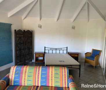 BUNGALOW NEAR THE BEACH - Photo 4