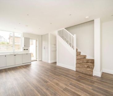 3 bedroom end of terrace house to rent - Photo 5