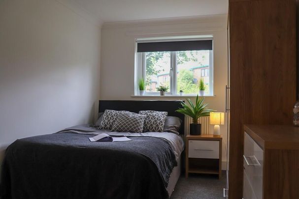 3 bedroom flat to rent - Photo 1