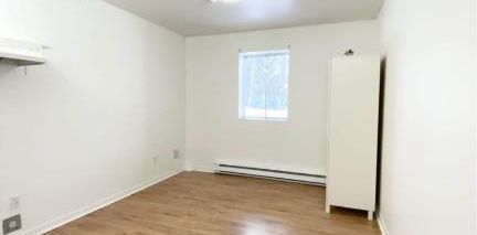 Logement 1 1/2 chauffé éclairé - Photo 2