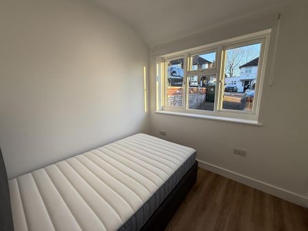 Studio to rent - Photo 2