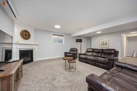 Bright &amp; Modern 4 Bedroom, 3 Bath Home in The Rapids - Photo 2