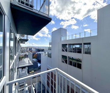 Well Presented 2 Bedroom Apartment - Photo 6