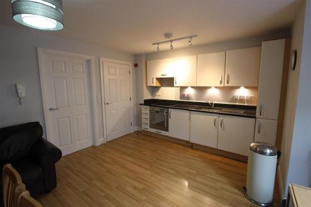 1 bedroom flat to rent - Photo 3