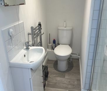 Studio Flat, Sillwood Street, BN1 - Photo 3