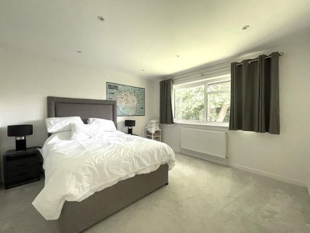 4 bedroom detached house to rent - Photo 4