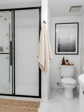 For Lease - 173 Rathburn Road, Toronto, Ontario - Photo 4