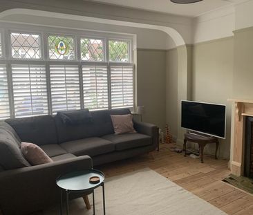 Huge double room in lovely West Norwood house - Photo 2