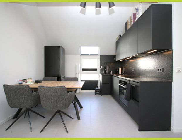Neuwertige kleine DE LUXE Doppelhaushälfte - Maisonette mit Galerie für anspruchsvollen Single - Photo 1