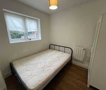 3 Bed Flat, St. Mary Road, E17 - Photo 3