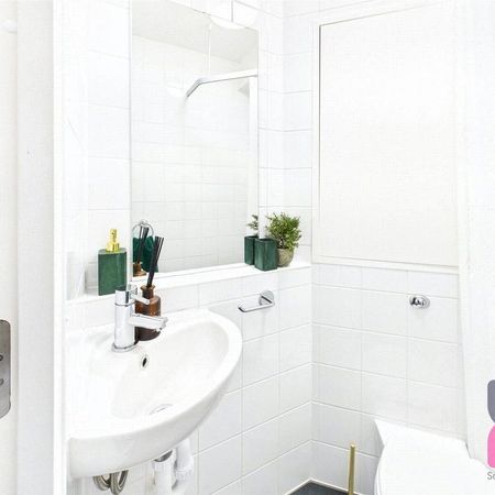 5 bedroom flat to rent - Photo 4