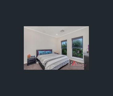 Attractive, Well Maintained 3 Bedroom 2 Bathroom Property In Blakev... - Photo 5