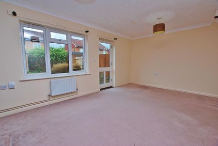 3 bedroom semi-detached house to rent - Photo 2