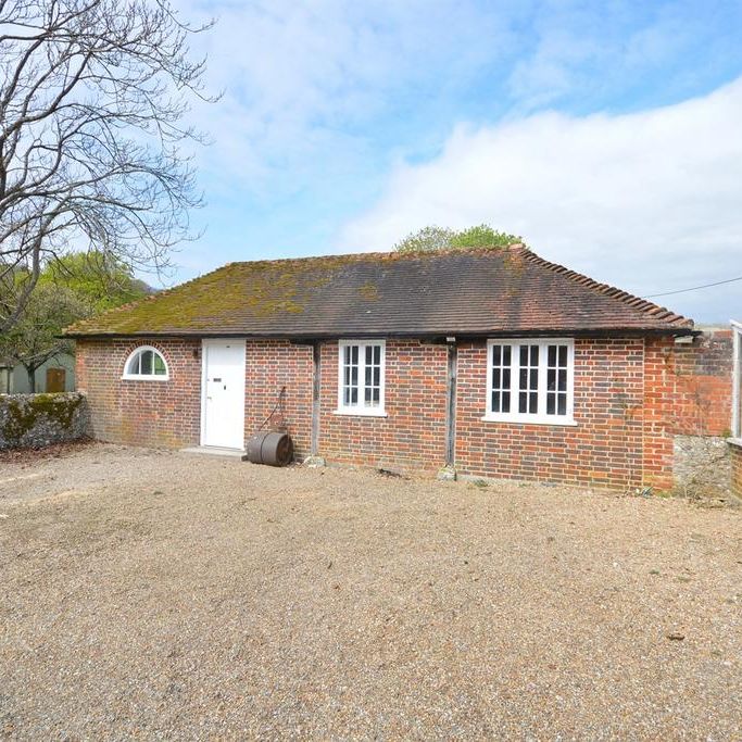 1 bedroom detached house to rent - Photo 1