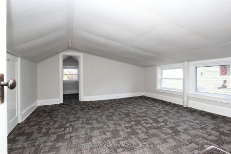 Property For Lease | E9242935 - Photo 3