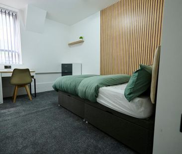 5 bedroom apartment to rent - Photo 4