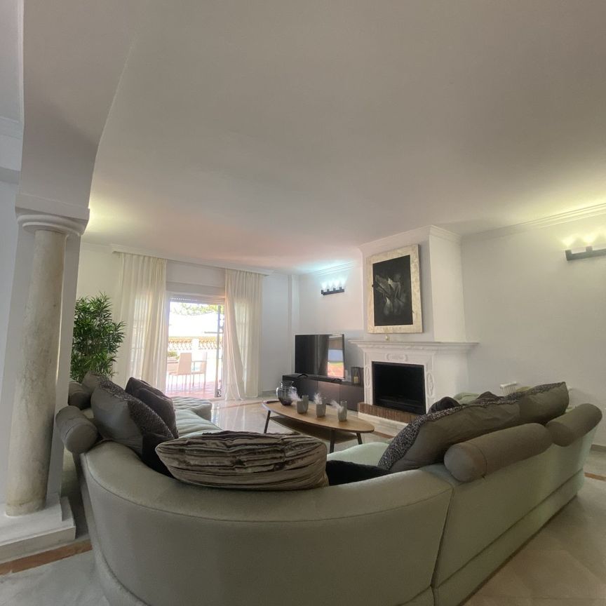 Detached Villa · Costabella - Photo 1