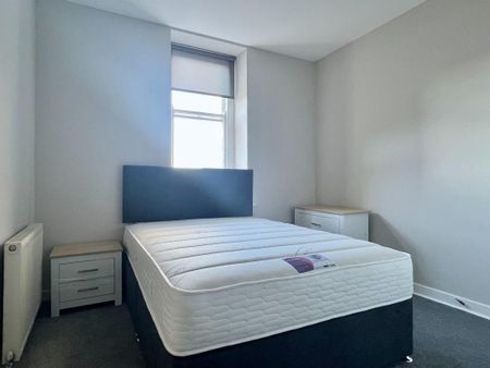 3 bedroom flat to rent - Photo 5