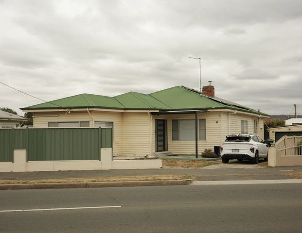 Feel at home, Living Here - Photo 1