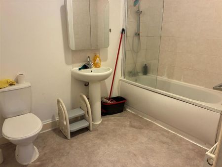 3 bedroom apartment to rent - Photo 5