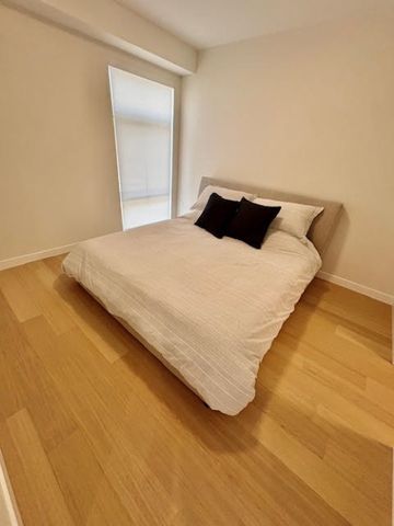 Stunning Top Floor Unit – ZARA 2 - Photo 3