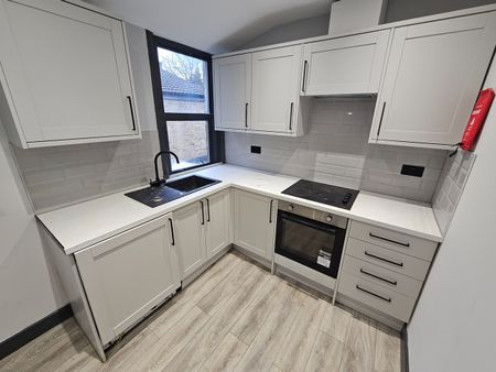 Studio Flat, Brownhill Road, SE6 - Photo 3