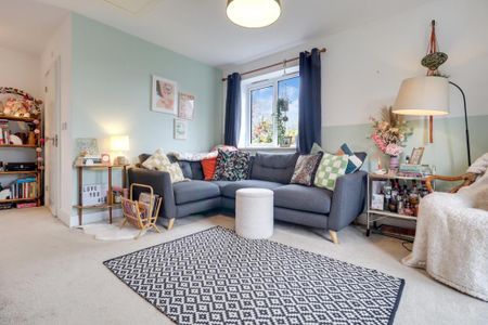 1 bedroom coach house to rent - Photo 3