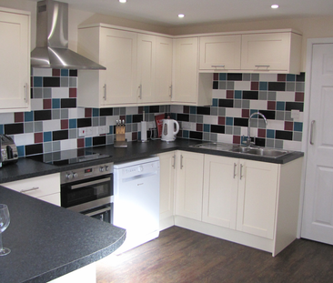 😱Situated In Highly Sought After Downley😱 - Photo 1