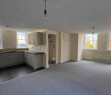 3 bedroom apartment to rent - Photo 4