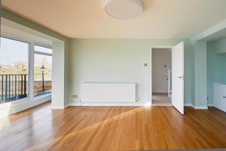 4 bedroom townhouse to rent - Photo 2