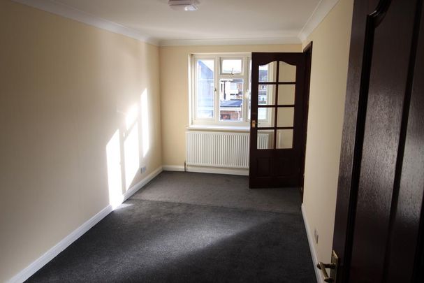 5 bedroom semi-detached house to rent - Photo 1