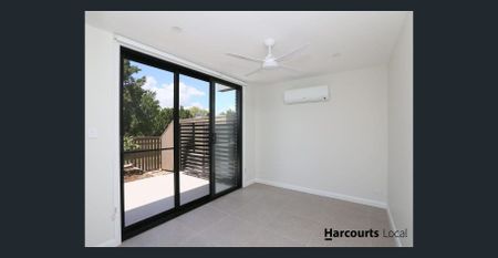 Stylish Townhouse Living in Nundah - Photo 3