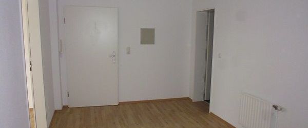 Komplett renovierte 3 Zimmerwohnung mit neuwertiger Einbauküche in der Südtstadt von Wilhelmshaven - Foto 1