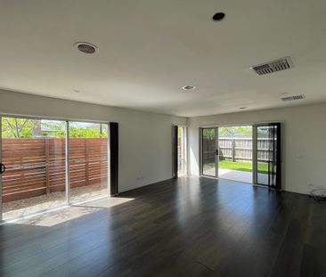 Spacious Family Home! - Photo 1